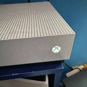 Xbox one (CASHAPP OR CASH ONLY)